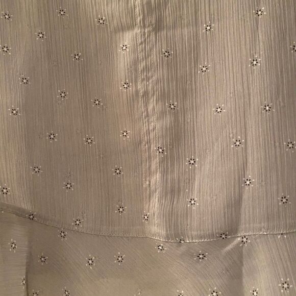 💼LOFT Sheer Gray Ruffled Blouse Like New - Picture 6 of 11